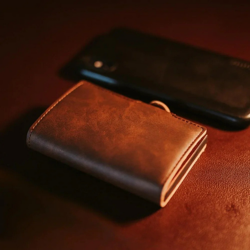 Billetera de Lujo con Protección RFID y Diseño Compacto