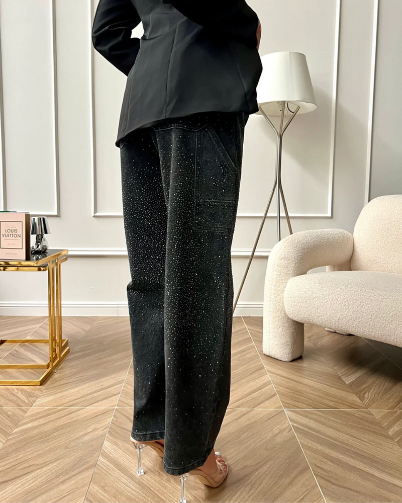 Pantalón Ancho con Detalles de Brillantes y Estilo Cargo