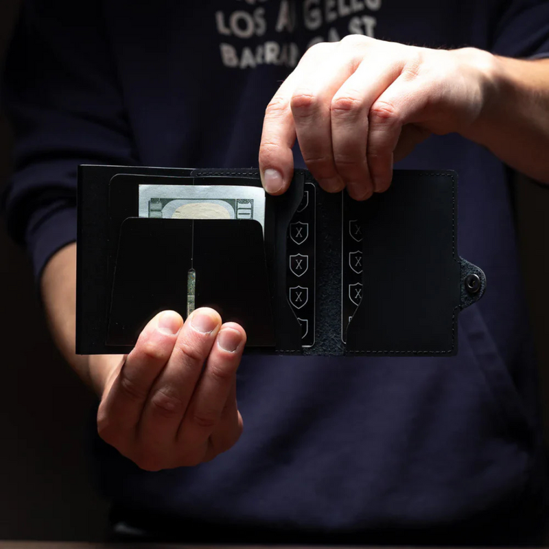 Billetera de Lujo con Protección RFID y Diseño Compacto