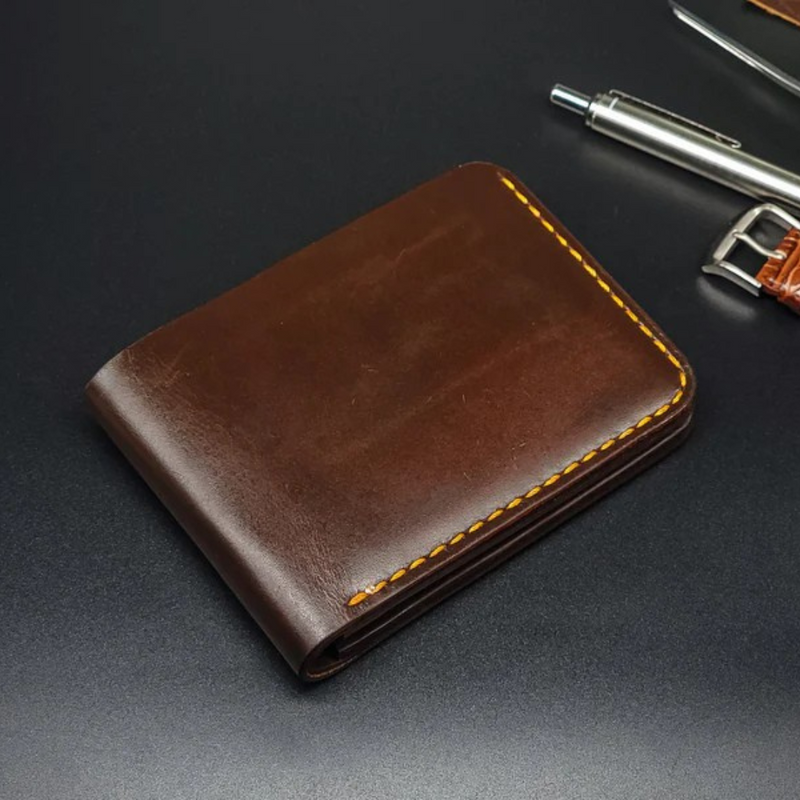 Billetera de Cuero con Diseño Elegante y Costuras Reforzadas