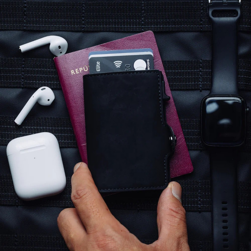 Billetera de Lujo con Protección RFID y Diseño Compacto